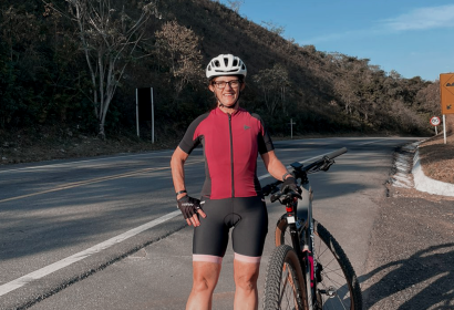 Aos 60+, Lena inspira: vitalidade e performance em cada passo